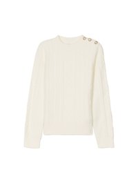 Pull en tricot blanc avec un motif en relief, col rond, manches longues et trois boutons décoratifs sur l'épaule gauche.