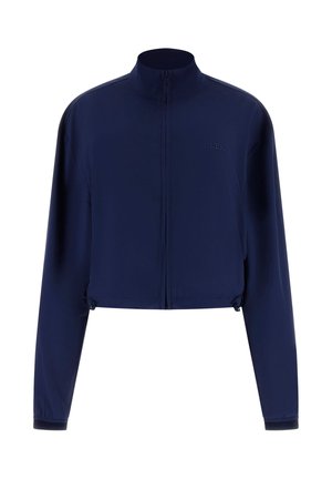 Granatowa krótka kurtka rozpinana na zamek z długimi rękawami, wysokim kołnierzem, elastycznymi mankietami i subtelnym logo "GUESS" na piersi.