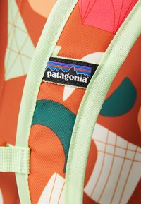 Patagonia REFUGITO DAY PACK UNISEX - Mochila - redtail rust
