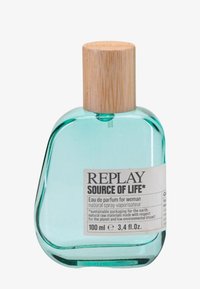 Replay Source of Life parfyme, 100 ml; rund, turkist glassflaske med tredeksel og en etikett som detaljert informasjon om produktet.