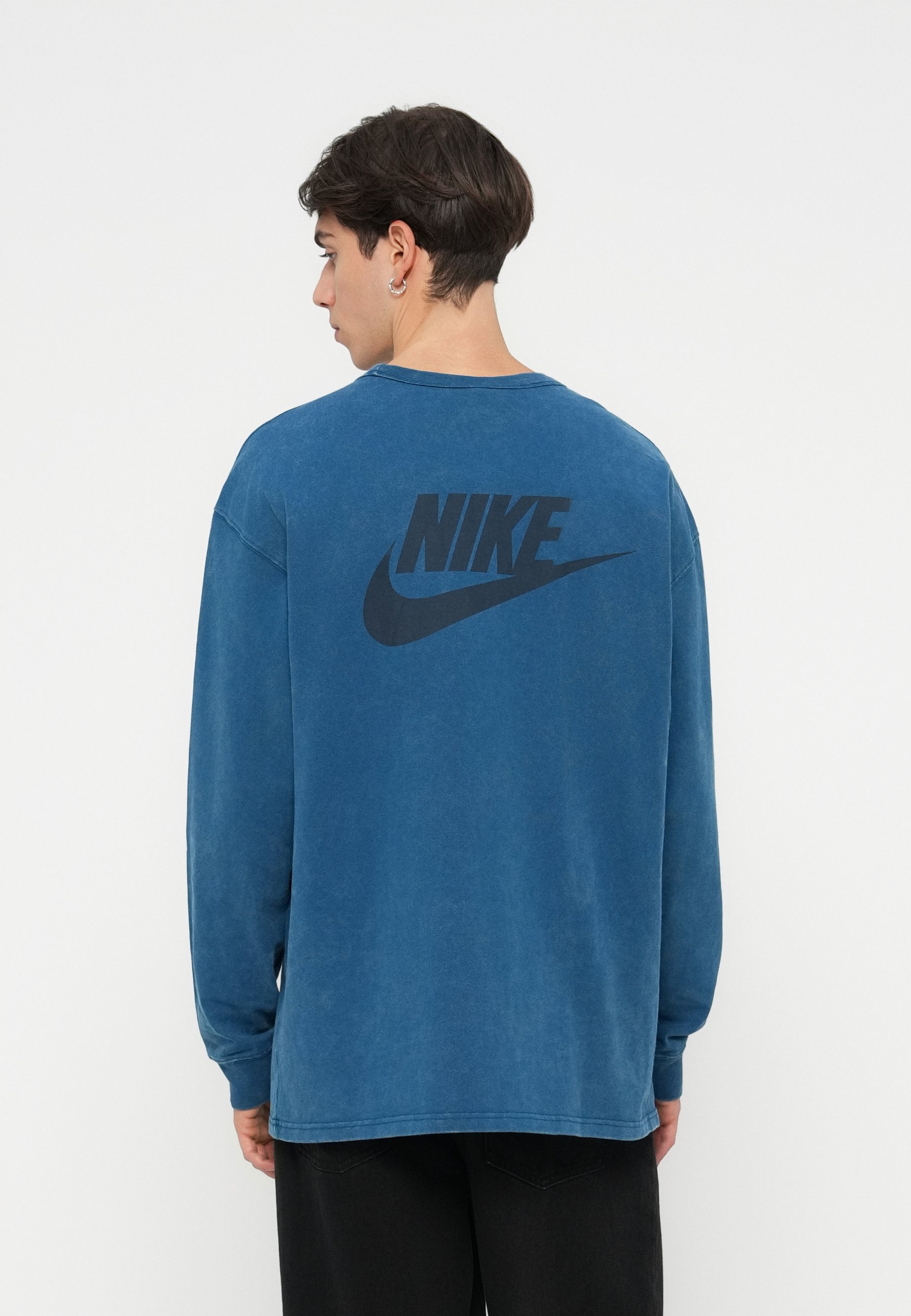 blue nike long sleeve t shirt