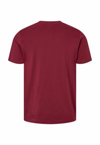Burgundy színű pamut póló, rövid ujjal, kerek nyakkivágással és sima textúrával. Minták vagy díszítések nélkül.