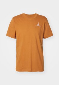 JUMPMAN CREW - Jednoduché tričko - desert bronze/white