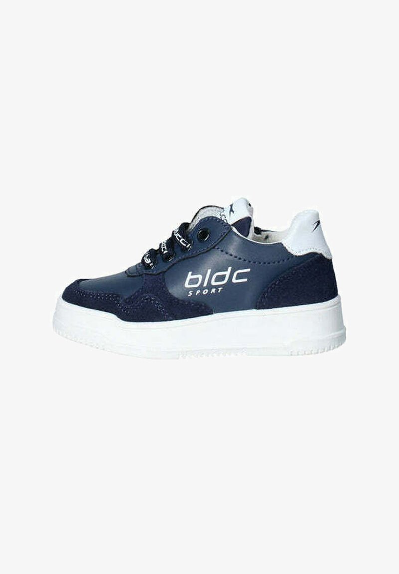 Scarpe da athletic blu navy con dettagli bianchi, una tomaia in sintetico liscio e una suola in gomma testurizzata. Presentano un design con lacci e il logo del marchio.