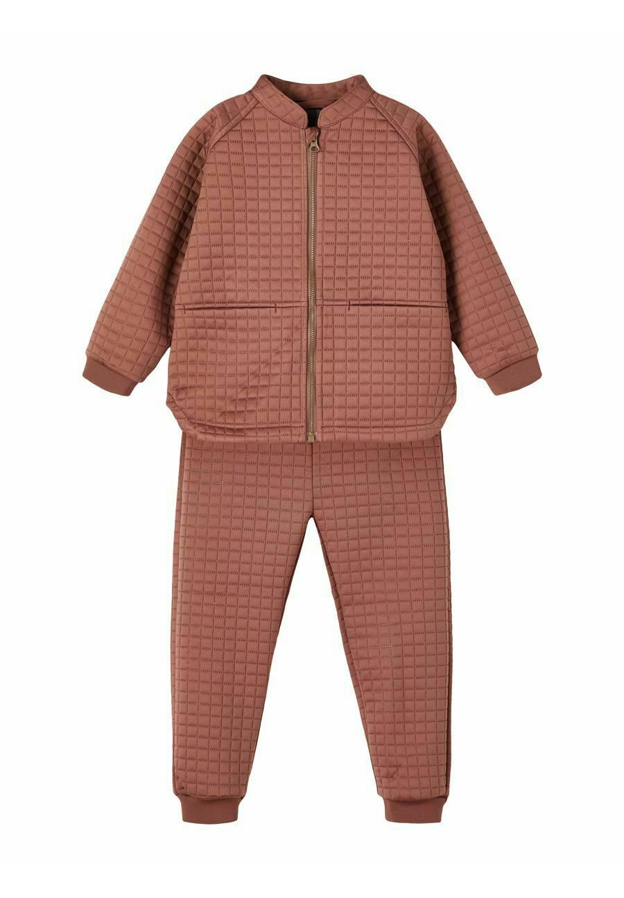 El chándal arrasa en la nueva normalidad como uniforme: 'new confort' |  Moda | S Moda EL PAÍS