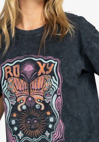 Roxy NEED LV C KVJ0 - T-shirt print - anthracite