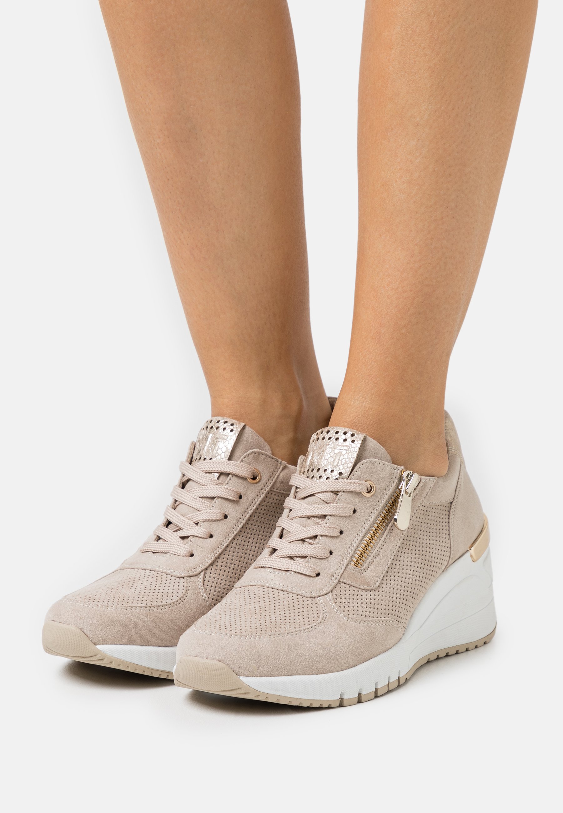 dune nude trainers