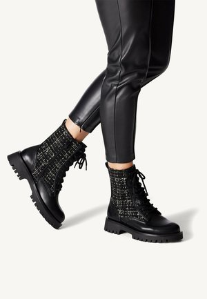 Platform ankle boots - black comb