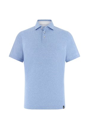 Hellblaues Poloshirt mit kurzen Ärmeln, einem Kragen und drei Knöpfen vorne, aus einem weich strukturierten Stoff gefertigt.