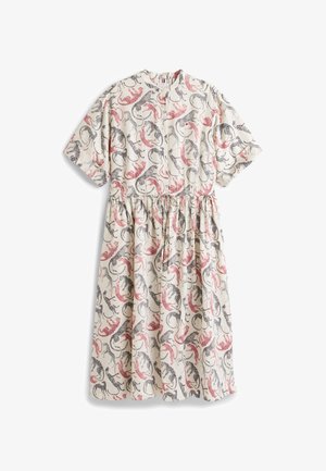 Knielanges cremefarbenes Kleid mit kurzen Ärmeln und geraffter Taille, mit einem mehrfarbigen Leopardenmuster in Pink, Schwarz und Grau.