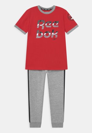TEE PANT SET UNISEX - T-shirt z nadrukiem - red vector