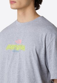 The North Face U EXPEDITION CELEBRATION OVERSIZED S/S T - T-shirts print - tnf light grey heather