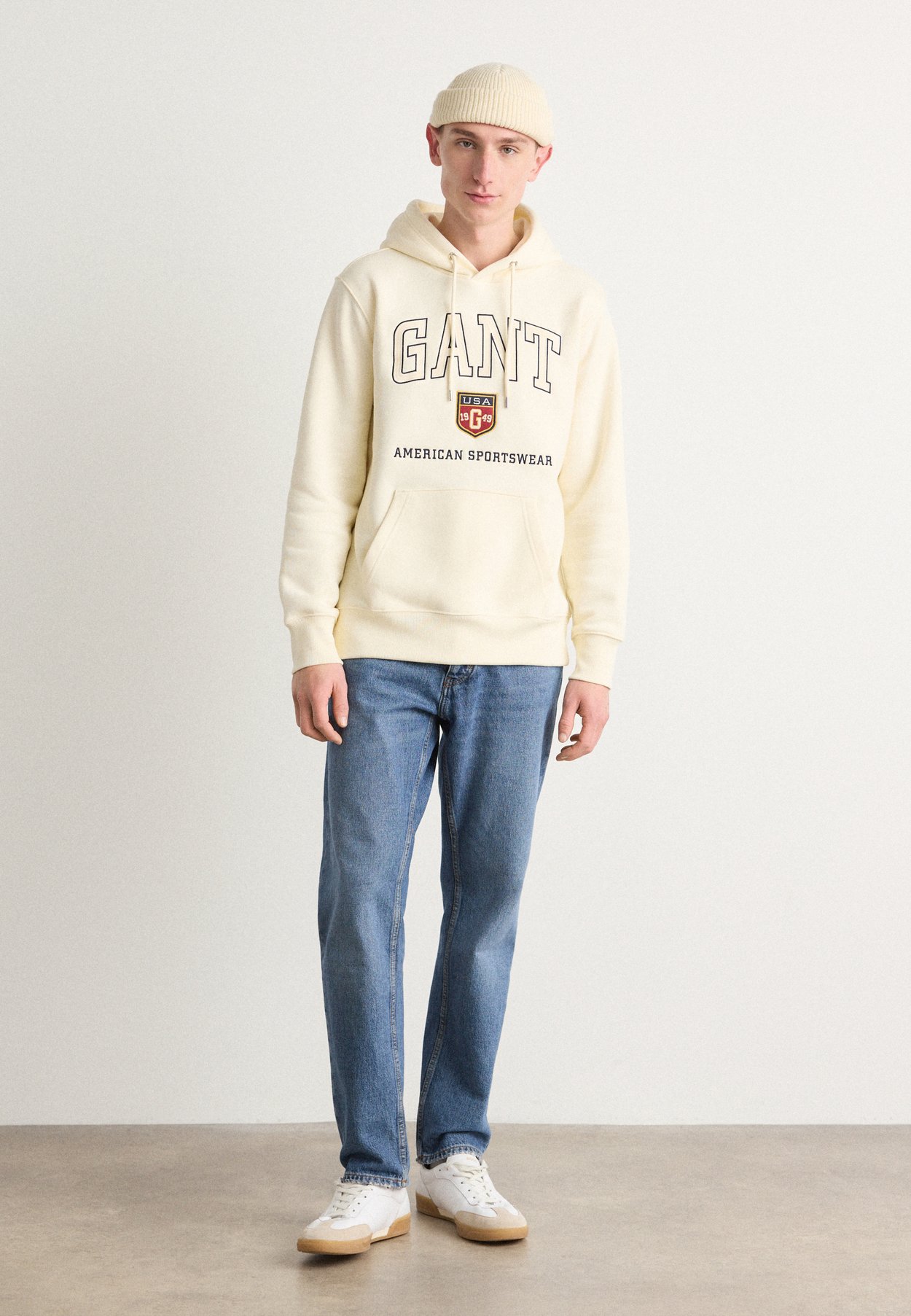 GRAPHIC HOODIE