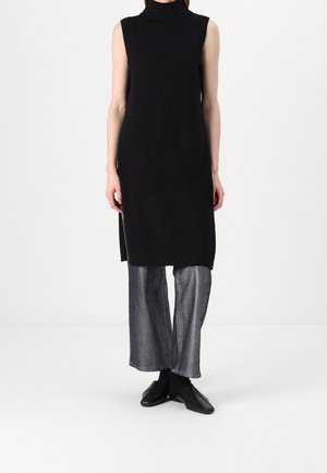 Jumper dress - black
