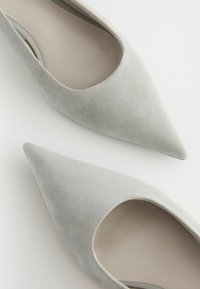 Next FOREVER COMFORT REGULAR FIT - Pumps - grey