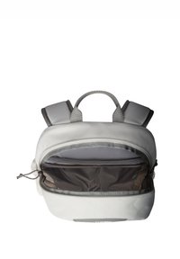 Zaino grigio con spallacci imbottiti, un manico superiore e un ampio scomparto con zip. L'interno è caratterizzato da una fodera in tessuto più scuro.