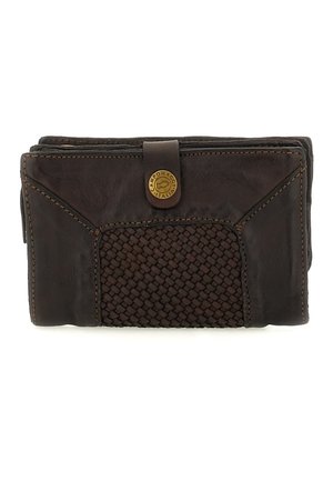 Portafoglio in pelle marrone scuro con pannello anteriore intrecciato, cuciture visibili e chiusura a bottone a pressione con logo tondo in ottone Campomaggi Italia.
