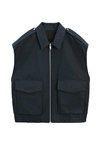 Bezrekawnik w ciemnoniebieskim kolorze z przodem na zamek, dwiema dużymi kieszeniami z przodu oraz akcentami na ramionach. Elastyczny dół dla lepszego dopasowania.