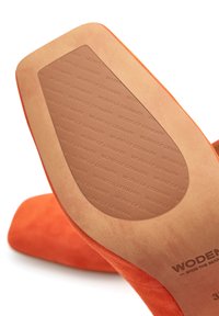 Woden MARIE - Klasické lodičky na opätku - tiger