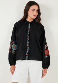 Unselected, black