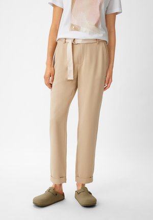 comma casual identity, REGULAR: MIT FIXIERTEM UMSCHLAG - Trousers - beige