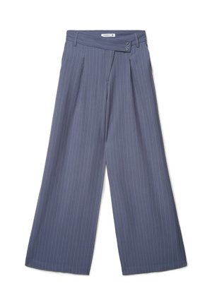 Pantaloni a gamba larga in tessuto blu scuro con sottili righe verticali. Presentano una vita alta, due bottoni e una lavorazione sartoriale.