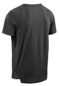 Černé sportovní tričko s krátkým rukávem, texturovaná tkanina a perforované detaily na zadní straně pro ventilaci. Regular fit, kulatý výstřih.