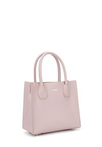 Petit sac à main en cuir rose avec deux poignées courtes. Il présente un design structuré et une forme carrée, avec un détail de logo subtil à l'avant.