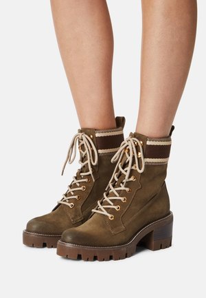 Tamaris Plateaustiefelette - olive