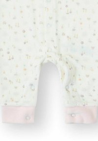 Body blanco de tela suave, con un estampado pastel de arcoíris, flores y varias formas. Puños rosas con cierres de presión.