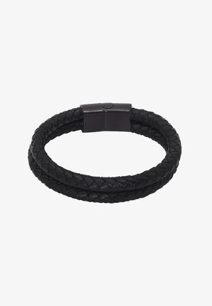 Zwarte leren armband met een gevlochten textuur en een metalen sluiting. Bevat twee in elkaar verweven strengen en een gladde afwerking op het beslag.