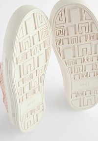 Next FOREVER COMFORT REGULAR FIT - Matalavartiset tennarit - pink