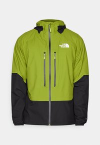 Kurtka wodoodporna w jaskrawym zielonym i czarnym kolorze. Posiada kaptur, dwie przednie kieszenie na zamek oraz logo na klatce piersiowej. Gładka faktura.