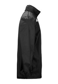 Veste noire imperméable avec un col haut, des poignets élastiques et une texture lisse et élégante. Présente un logo sur le côté supérieur gauche.
