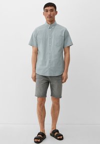 s.Oliver KURZARM MIT BUTTON-DOWN-KRAGEN - Overhemd - tannengrün
