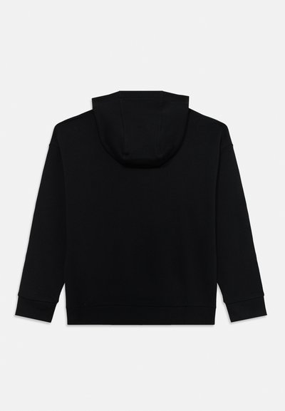 Sweatshirt preto com capuz grande, mangas longas e bainha reta. Feito de tecido suave com uma textura lisa, design minimalista.