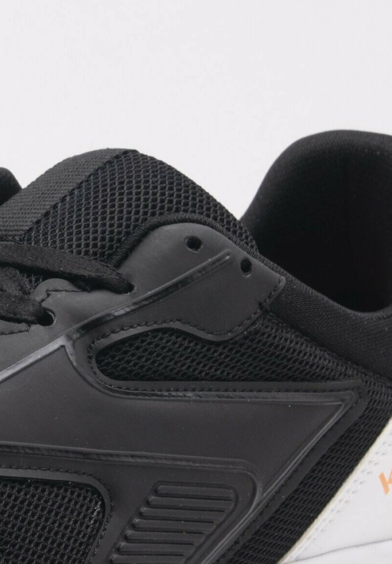 puma trojan trainers