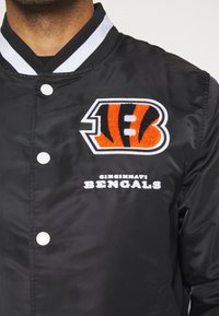 New Era Club wear - black