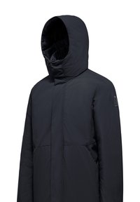 Sort dunjakke med høj krave, stort hætte og minimalistisk design. Fremstillet af glat, letvægtsstof med sidelommer.