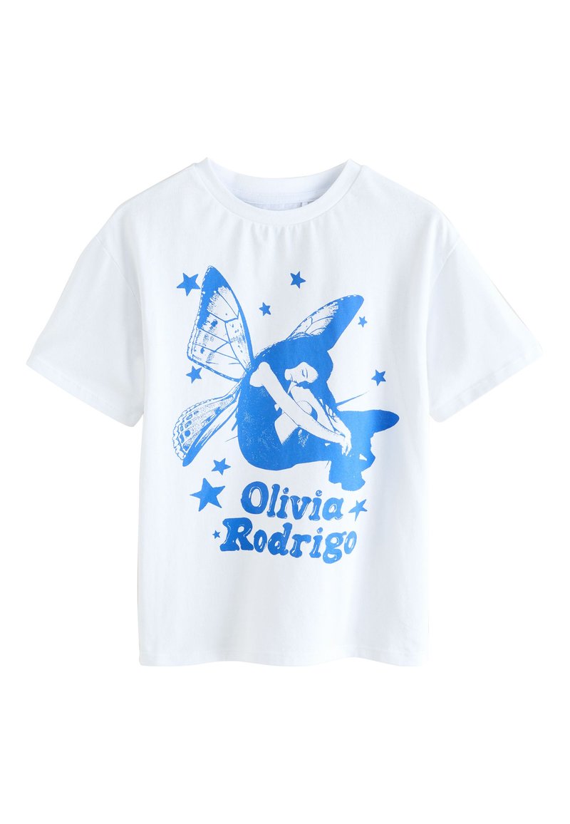 T-shirt blanc en coton avec un motif graphique bleu représentant une figure assise avec des ailes de papillon et des étoiles, affichant le texte "Olivia Rodrigo".