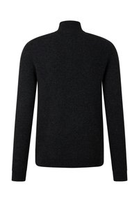 Czarny, długi rękaw, żeberkowy sweter z golfem, dopasowane mankiety, wyeksponowany od tyłu na białym tle.