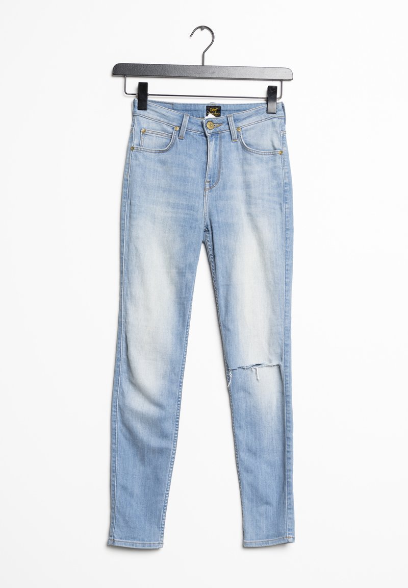 Vaaleansiniset kapeat farkut, joissa on haalistunut kuvio ja revennyt polvi. Valmistettu denimistä, ja niissä on viisi taskua sekä edessä nappisuljenta.