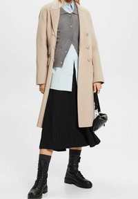 Esprit A-linjekjol - black