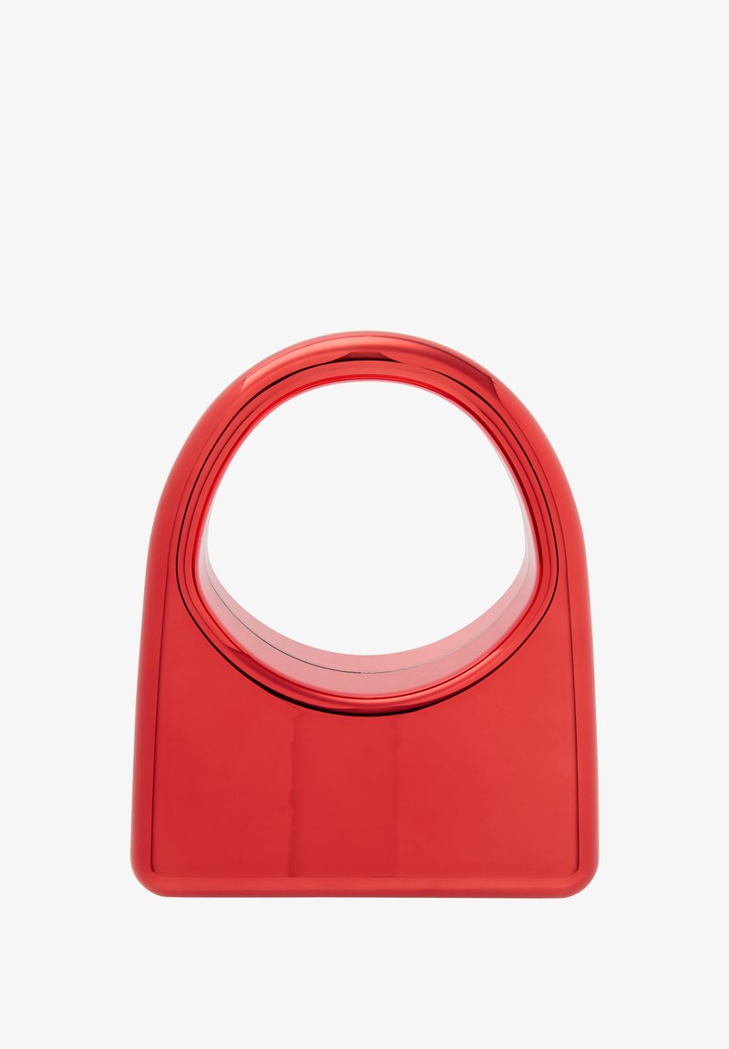 Rød plastobjekt med en afrundet top og firkantet bund, der har en glat, shiny overflade og en cirkulær åbning.