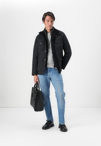 Barbour WINTER OGSTON WATERPROOF JACKET - Jachetă impermeabilă - black