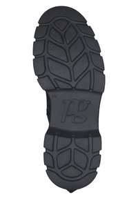 Suela de zapato de goma negra con un patrón de relieve que incluye surcos y secciones resaltadas para un mejor agarre. Marcada con el logo "pg" y la talla.