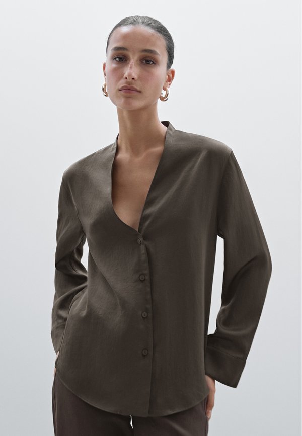 FLOWING LONG SLEEVE - Button-down blouse