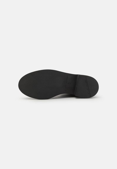 Stuart Weitzman REVERIE LACE UP BOOTIE - Botines con cordones - black