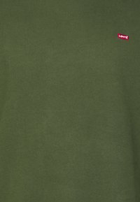 Levi's® Plus ORIGINAL CREW - Camisola - mossy green