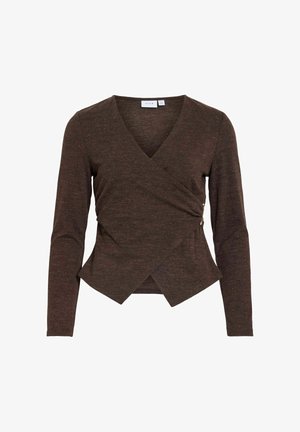 Top cruzado de manga larga de color marrón oscuro con escote en V, cintura ajustada y dobladillo asimétrico con botones decorativos en el lado derecho.
